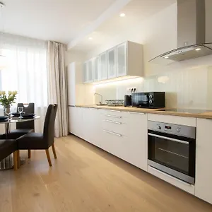 Krakovska Apartament